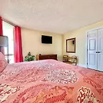 Pelican Walk 601