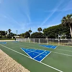 Pelican Walk 601