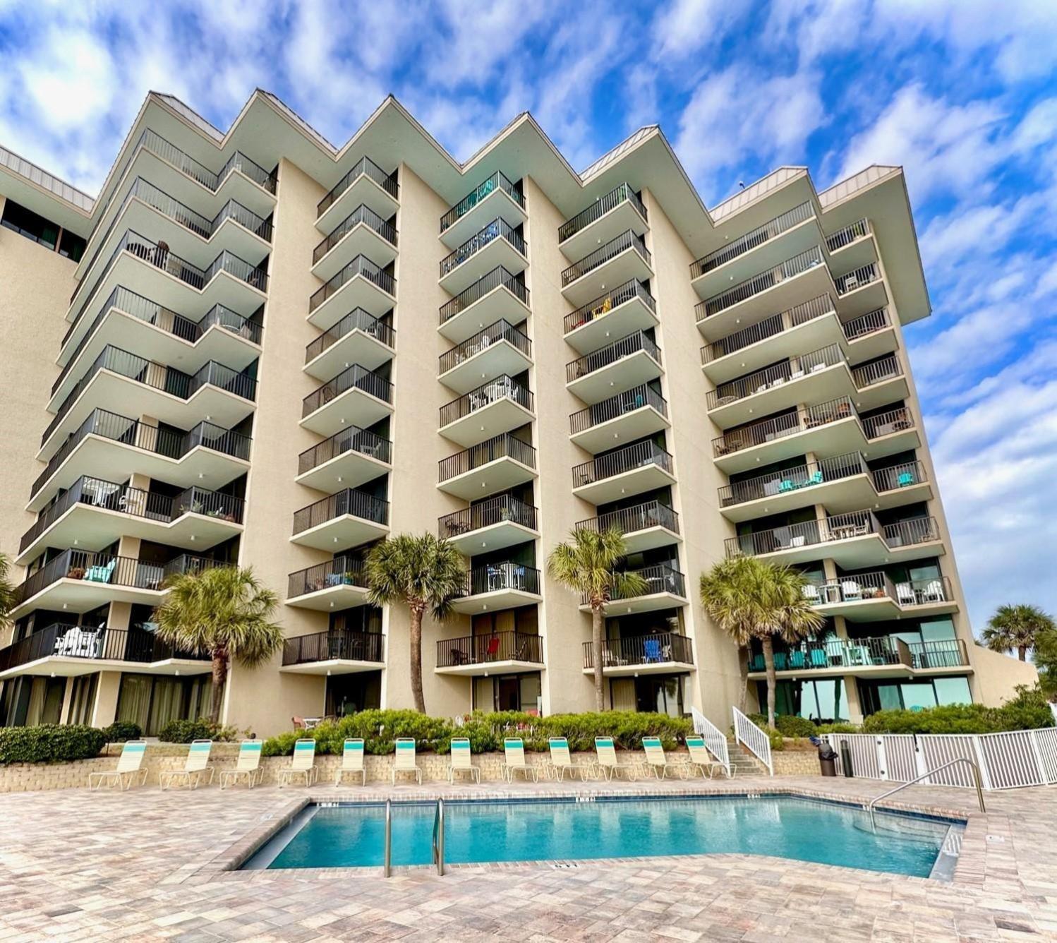 Pelican Walk 601